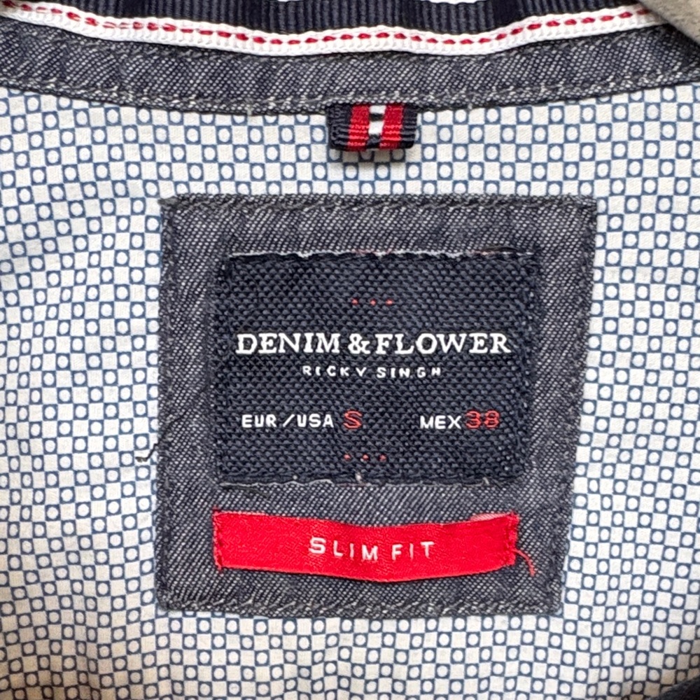 Denim & Flower Navy Short-Sleeve Button-Down Shirt with Bird Print - Picture 2 of 8